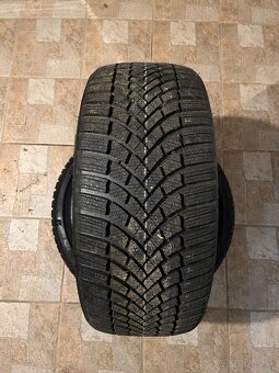 Bridgestone 225/40R18 - 2