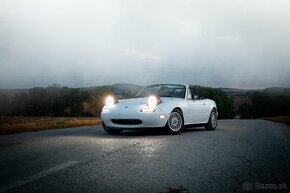 Mazda Miata MX-5 NA 1990 (hardtop + kopec dielov) - 2