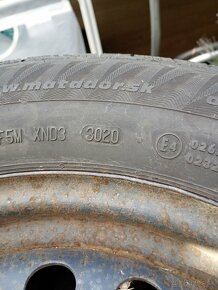 Predám zimné pneumatiky 215/60 r16 - 2