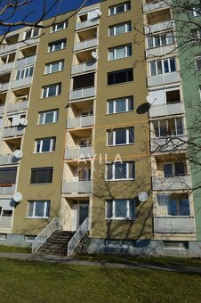 REZERVOVANÉ:  4izbový byt 69m2 s loggiou, kompletná rekonštr - 2