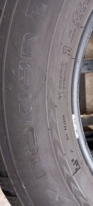 Predam zimne pneu 235/65 r17 - 2