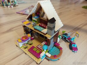 LEGO Friends 41323 Chata v zimnom stredisku - 2