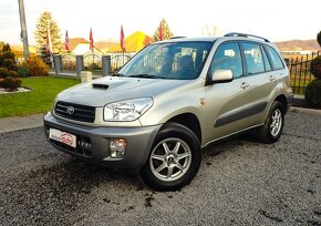 TOYOTA RAV4 2.0D 4x4 - KLIMA- VYHREV SEDADIEL - ŤAŽNE ZAR - 2