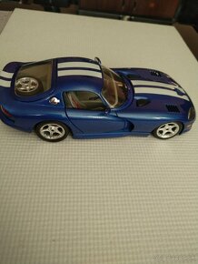 Predám Dodge Viper 1:18 Burago - 2