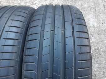 235/50 R19  -letné Pirelli - 2