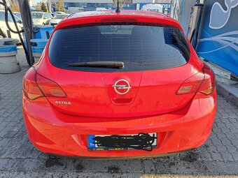 Predam OPEL ASTRA J - 2