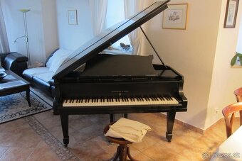 STEINWAY & SONS - O 180 - 2