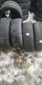 215/55 R17 - 2