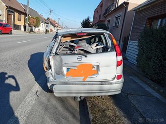 Nissan Almera tino - 2