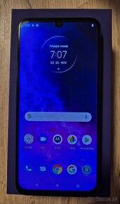 Motorola One Zoom 4GB/128GB Dual SIM - 2