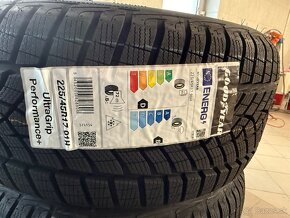 Nové zimne pneu Goodyear 225/45 R17 - 2