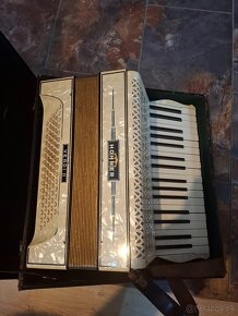 Predám starú harmoniku Akordeon HOHNER Verdi II 120 € - 2