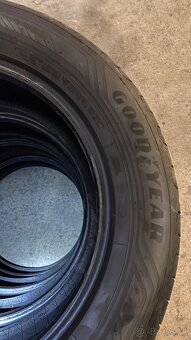 GOOD YEAR 215/65 R17 - 2