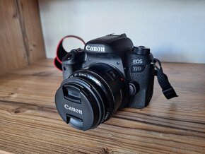Canon 77D - 2