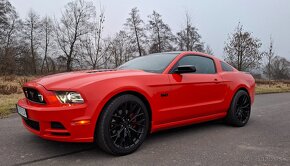 Ford Mustang GT 5.0 V8 - 2