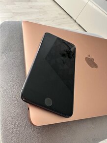 iPhone 8 Plus - 2