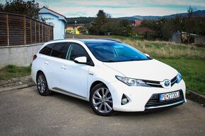 Toyota Auris Hybrid (elektro + benzín) - 2