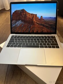 Apple Macbook Air 13" 2019 16GB RAM, 256GB SSD - 2