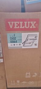 Velux, 55x78, strešne okno, horné ovl., el. roletou, - 2