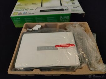 TP-LINK 300Mbps Wireles N Gigabit Router - 2