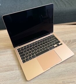 MacBook Air zlatý (Retina, 13-palcový, 2020) - 2