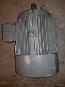 Predám el.motor 4kW 960ot hriadeľ 38mm - 2