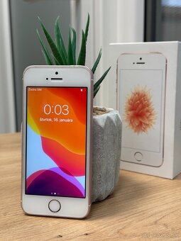 Apple iPhone SE 32GB - 2