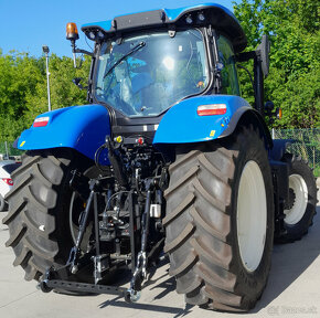 Traktor New Holland T7.215 S - 2