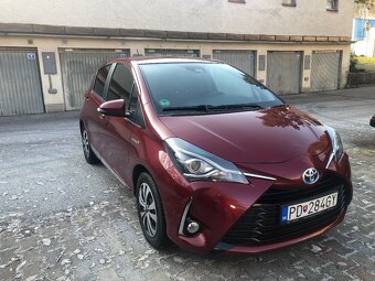 Toyota Yaris 1.5 Hybrid Style e-CVT - 2