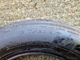 Michelin 215/65 R17 - 2