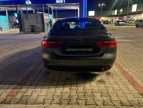 Jaguar XE 2.0 I4D 180k AT - 2