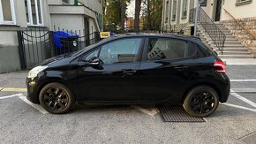 Peugeot 208 1.2  Len 102 000 km  - 2