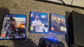 Sony Playstation 4 Pro 1TB + joypad a hry - 2