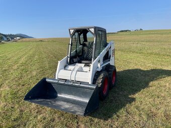 Predám šmykom riadený nakladač bobcat s 130 - 2