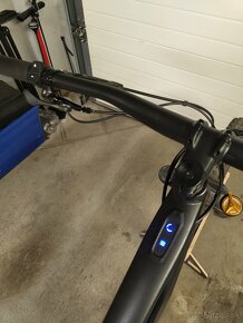 E-bike 2022/23 Specialized kenevo Full (velk. L) - 2