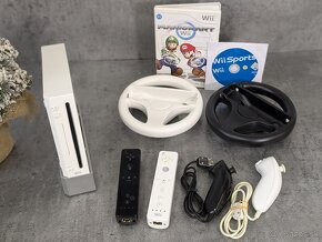 Nintendo Wii, 2 ovládače, 2 volanty, Mario Kart a Wii Sports - 2