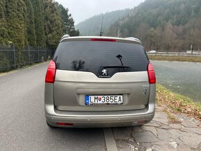 Peugeot 5008 r.v.2017 7miestny - 2