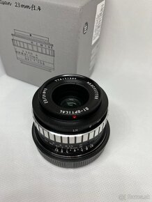 TTArtisan APS-C 23mm F1.4 pre Canon RF - 2