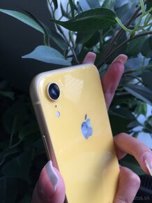 Predám iPhone XR (64 GB) - 2