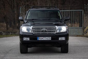 Toyota Land Cruiser 4,5l V8 7-miest. - 2