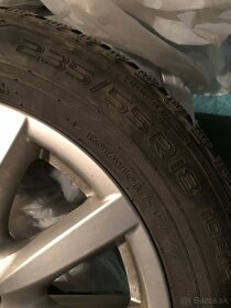 235/55 r18 zimné pneu Nokian s orig.sadou na Porsche Cayenne - 2