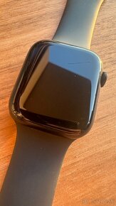 Predam hodinky Apple Watch 7 - velkost 45mm, cierne - 2