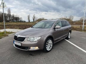 Škoda Superb Combi 3.6 FSI V6 4x4 Elegance DSG - 2