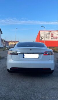 Tesla Model S - 2