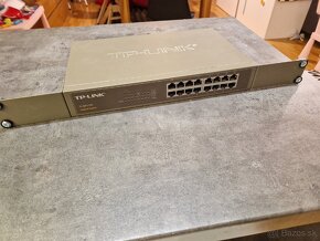 TP-Link TL-SG1016D Gigabit switch - 2