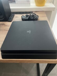 Ps4 slim - 2