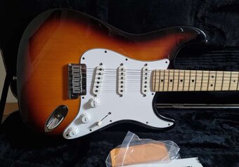 Fender Stratocaster USA - 2