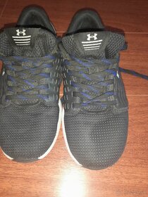 Under Armour botasky vel.39 cierne - 2