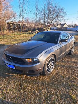 Predám auto Ford Mustang - 2