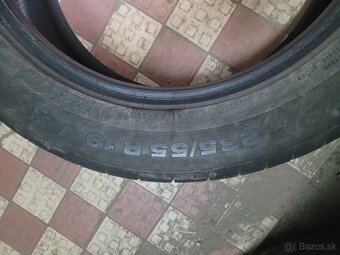 Pneu 235/50 R19 - 2